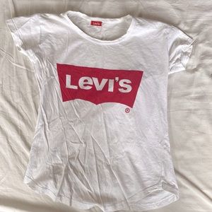Selling 3 tshirt set in only 800